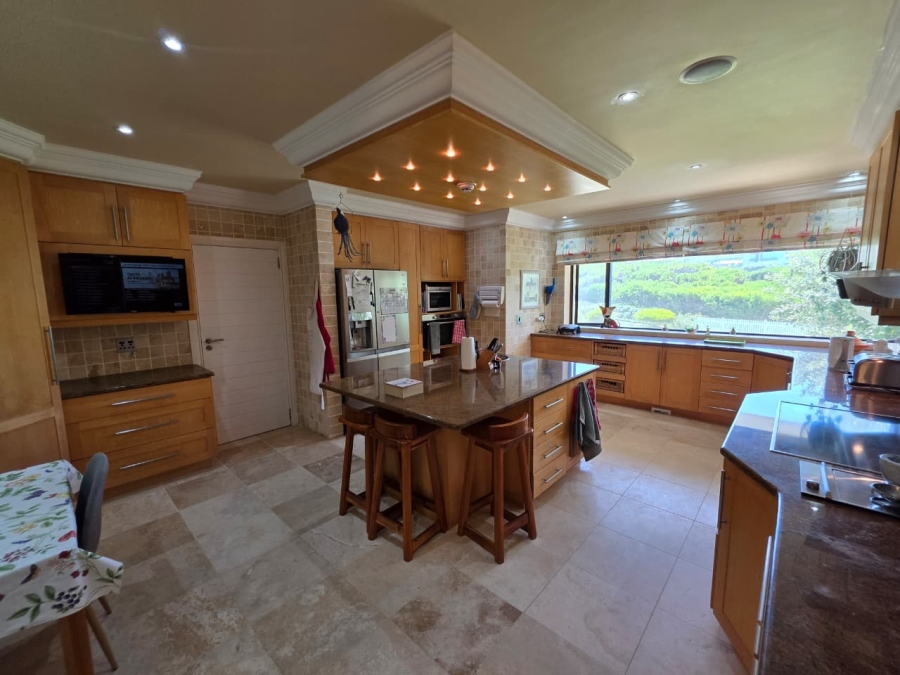 6 Bedroom Property for Sale in Myoli Beach Western Cape